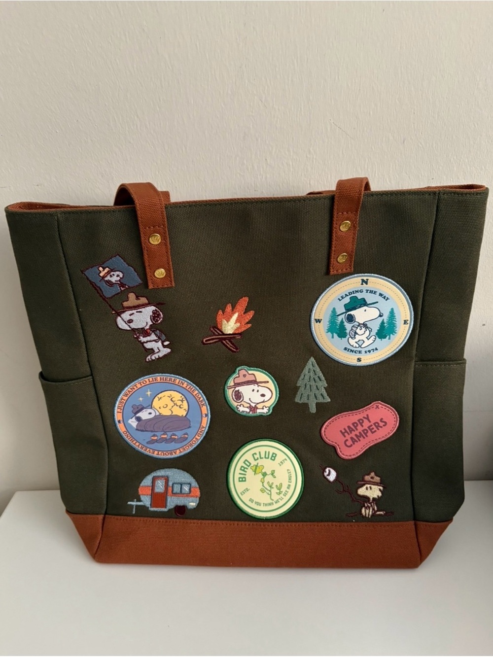 💚LOUNGEFLY-  Peanuts Snoopy Beagle Scouts Patch Tote – BoxLunch Exclusive